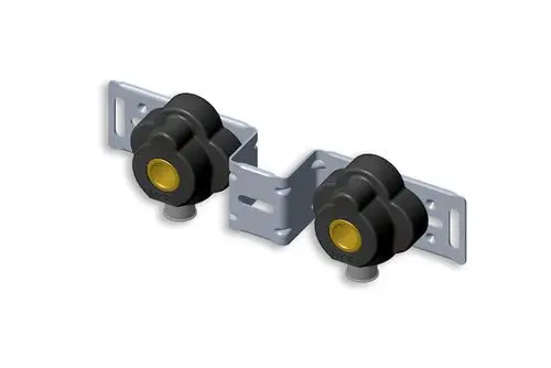 Wandscheibenset von Roth mit zwei schwarzen Halterungen und metallischen Befestigungselementen, zur Montage an Wänden für Rohrleitungen.